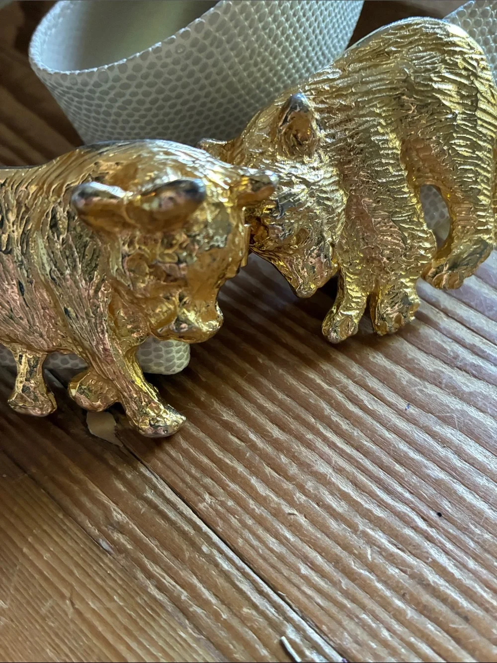 Vintage 70’s Mimi Gold Wall Street Bear Bull Cream Faux Leather Adjustable Belt